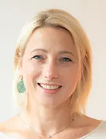 Dr. Astrid Grundner
